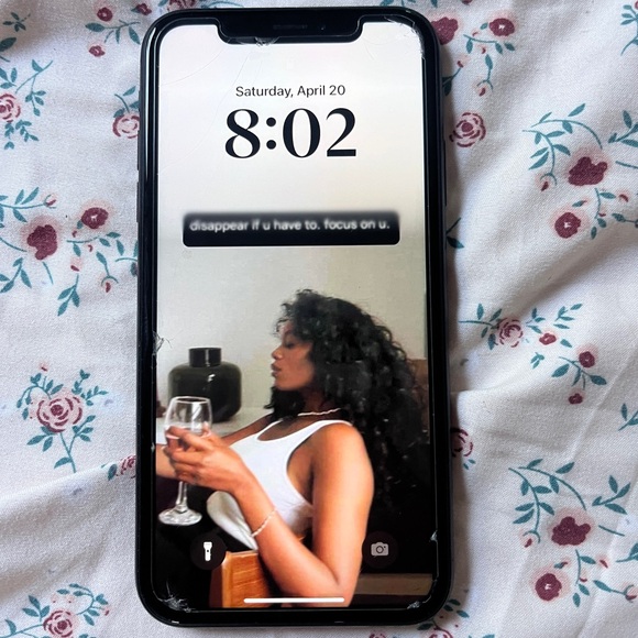 iPhone xr for sale - Picture 3 of 3